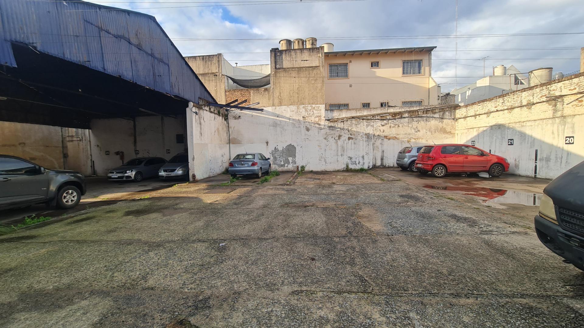 VENTA GALPÓN Y OFICINAS SOBRE 1009 M2. QUILMES OESTE