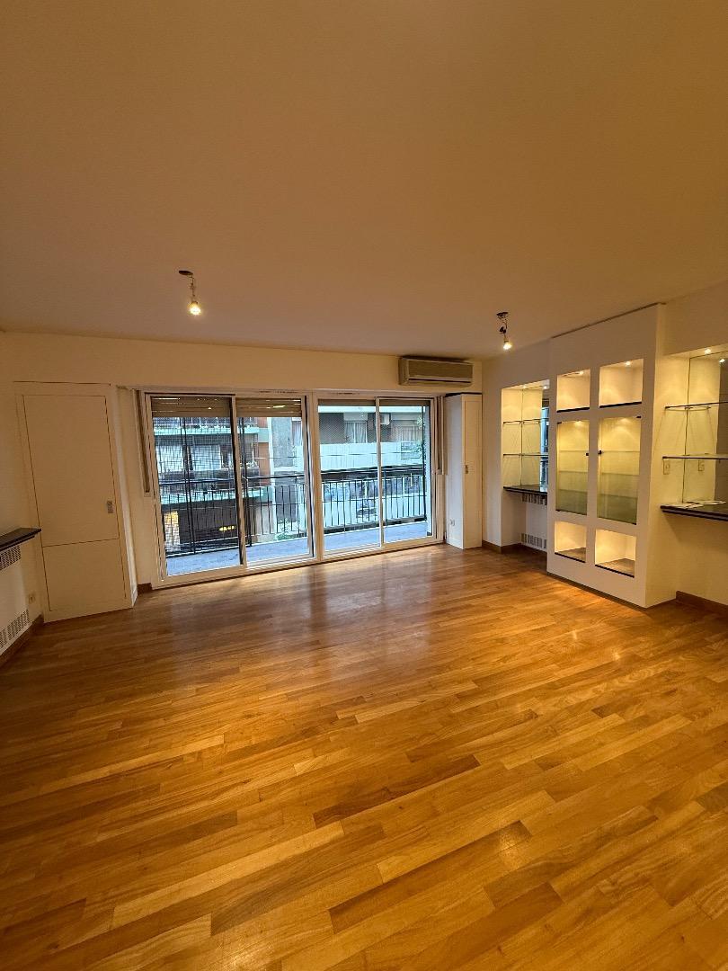 Amplio 4 ambientes con dependencia al frente