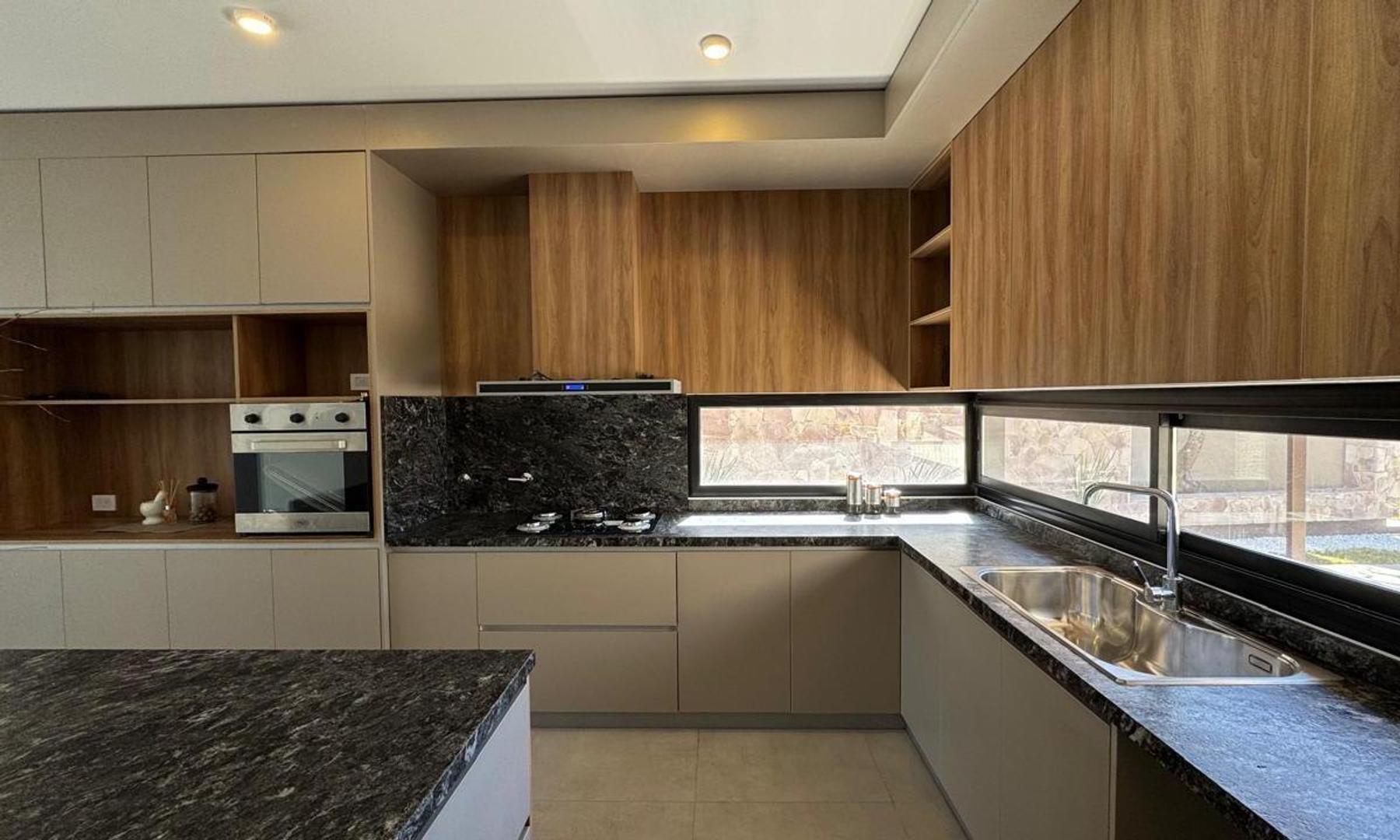 Casa a estrenar en venta - Las Cañitas, Malagueño | 3 dorm,