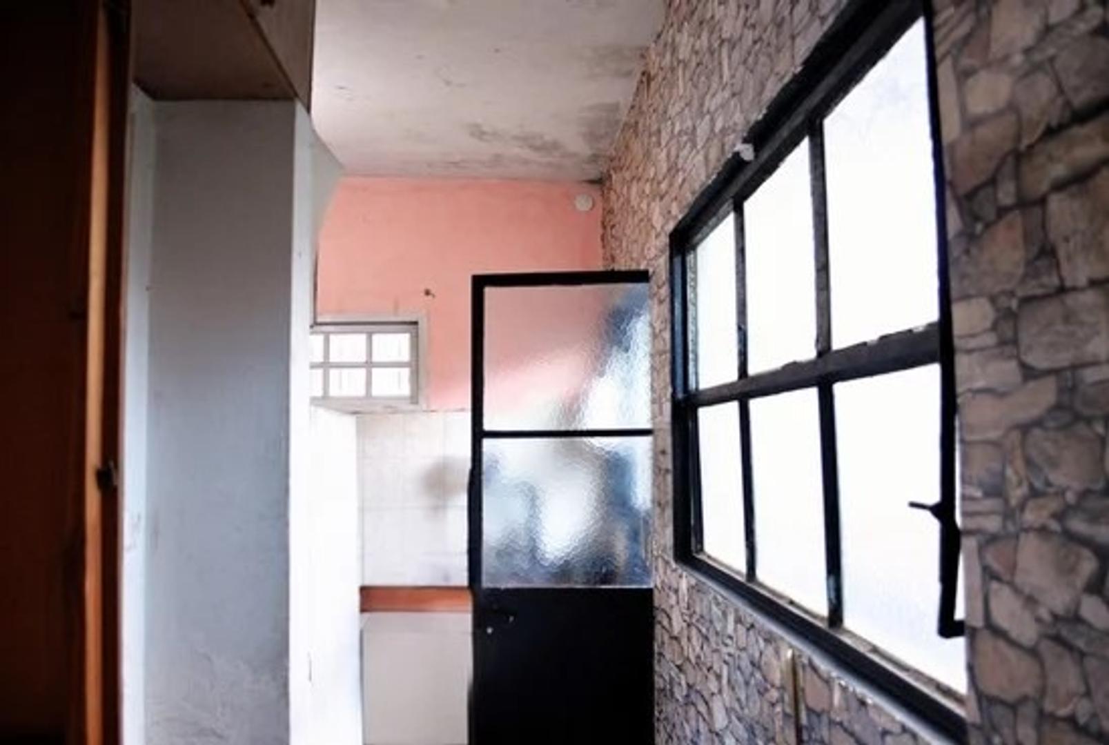 Depto Tipo Casa en Venta en Lomas De Zamora, USD 24.500