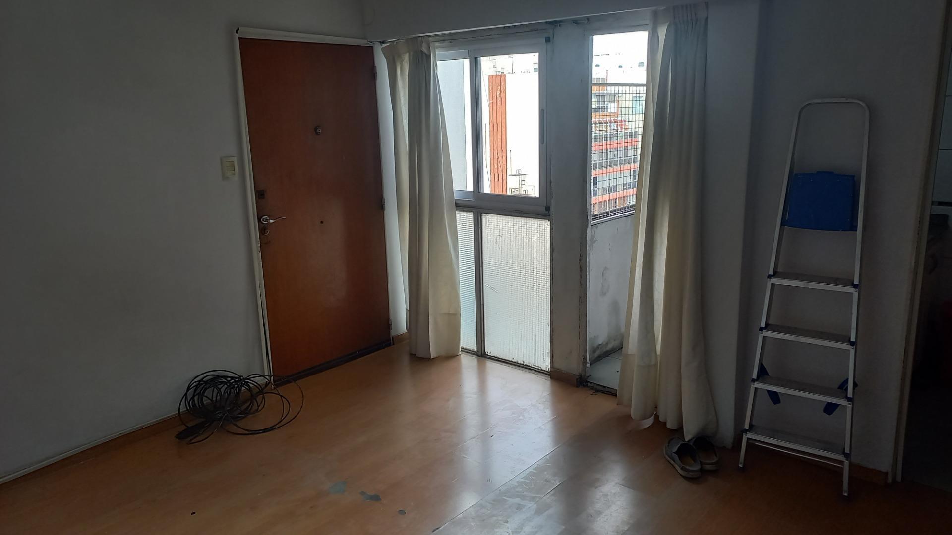 Muy buen 2 amb sobre av Nazca, zona comercial flores