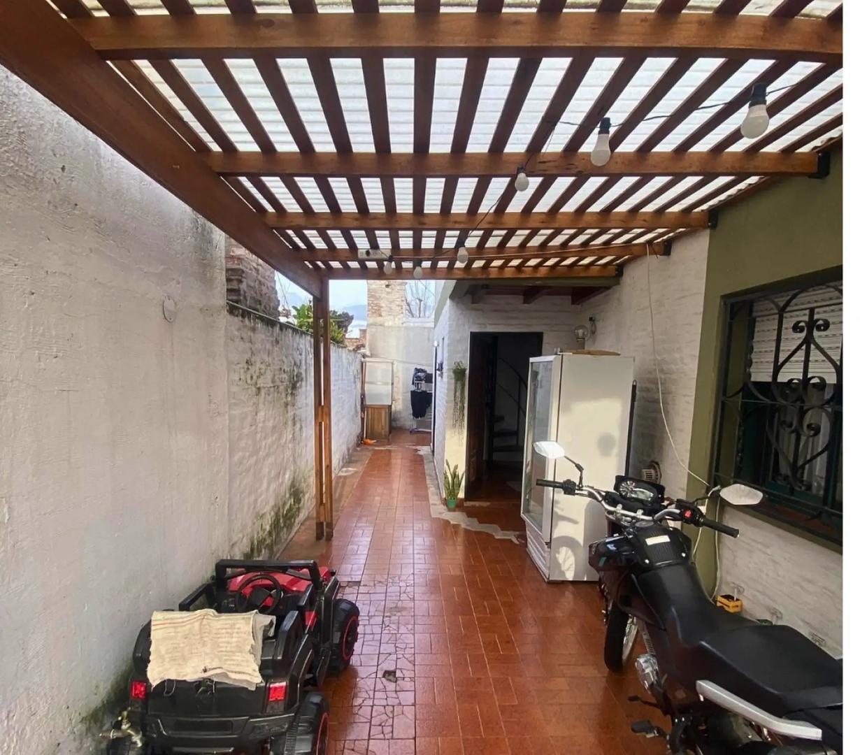 Casa 4 ambientes con 1 baño