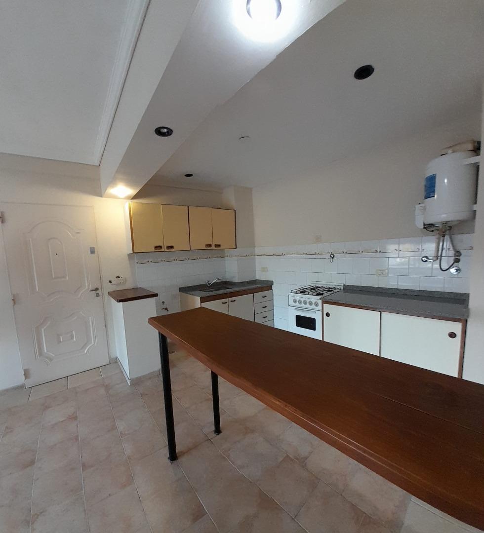 Departamento en Alquiler en Centro, $ 470.000