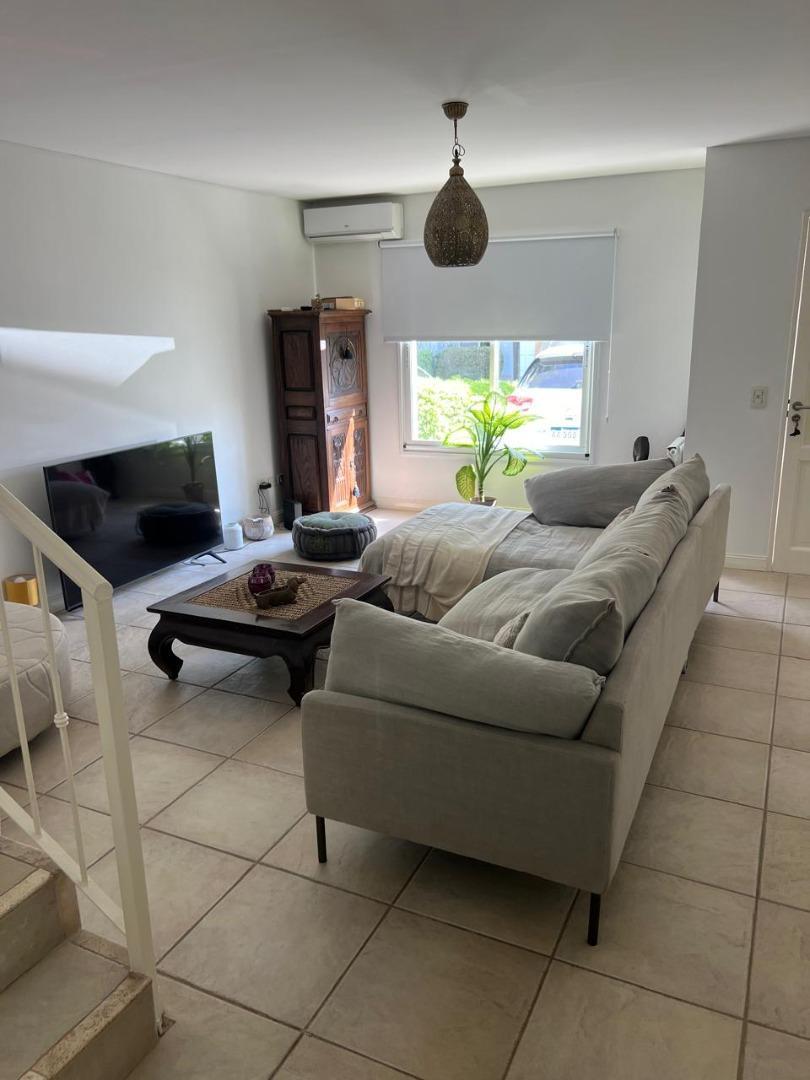 CASA DUPLEX PELLEGRINI VILLAGE  impecable 