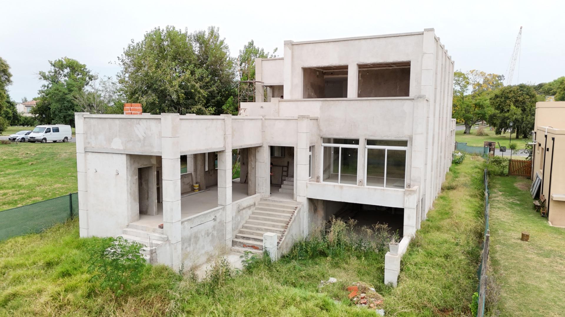 Casa 4 ambientes con 4 baños