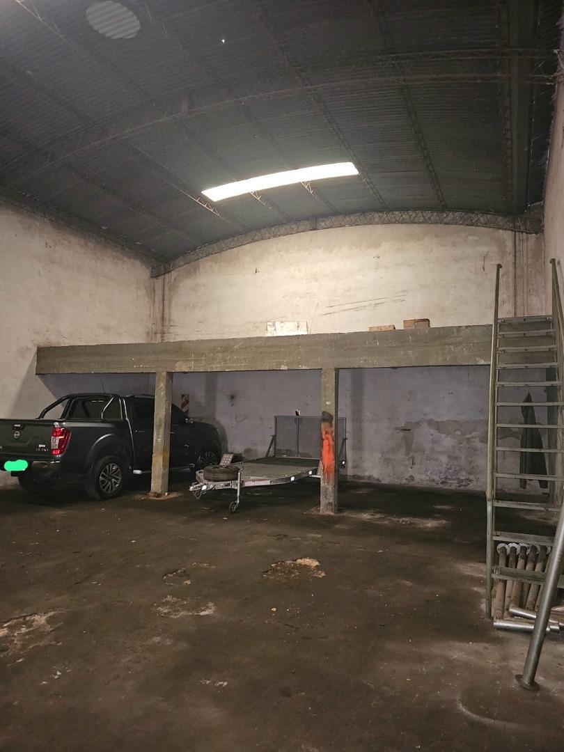 GALPON CON OFICINAS EN ZONA INDUSTRIAL