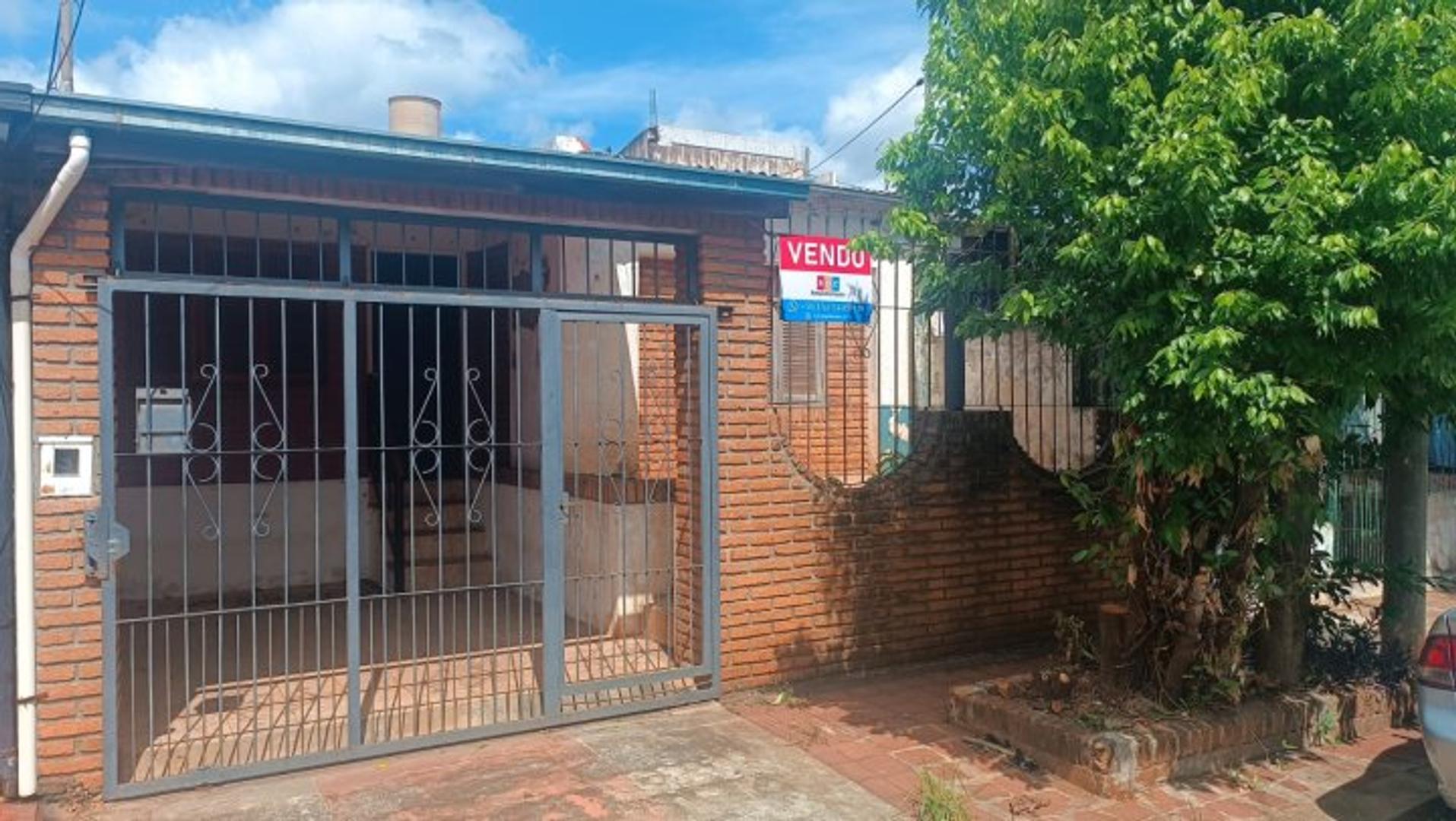 Vendo casa con departamento interno en el Barrio Kennedy
