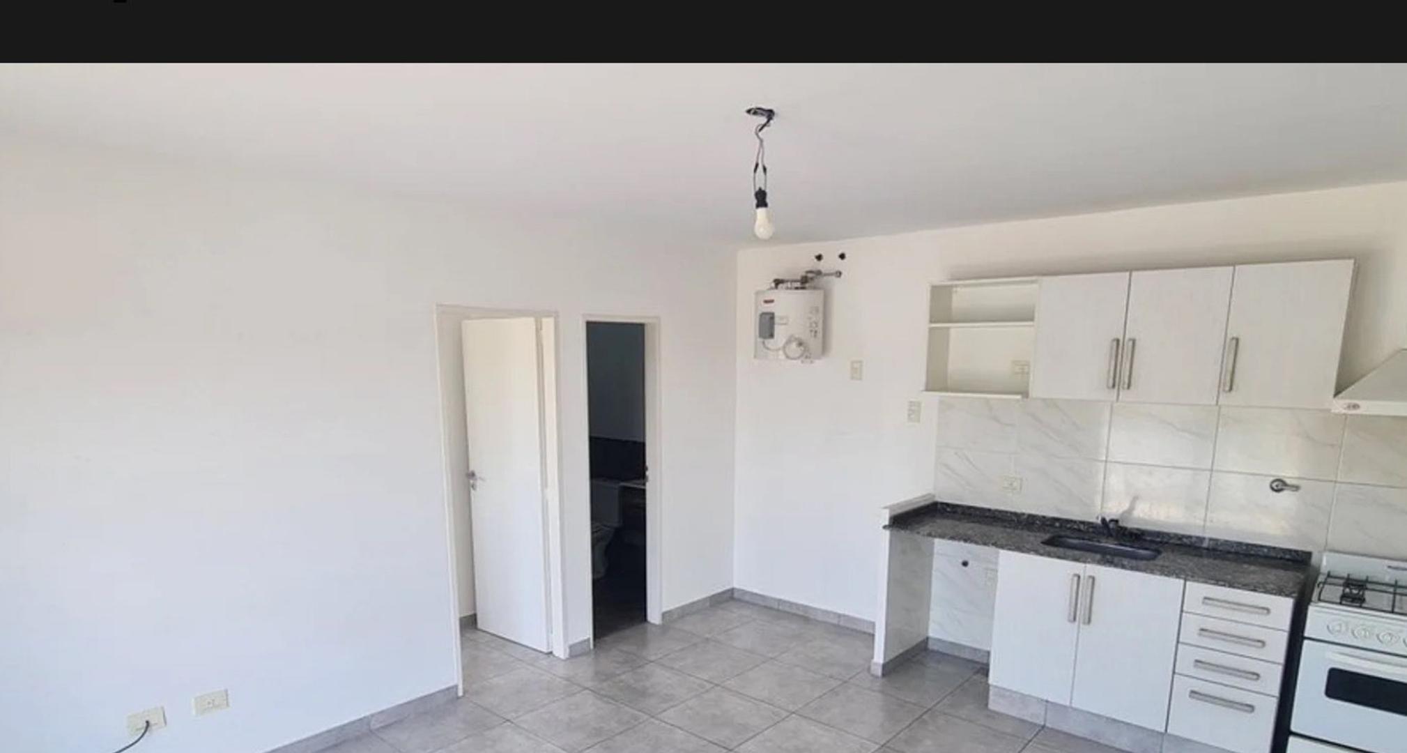 DEPARTAMENTO DOS AMBIENTES AL FRENTE CON BALCON