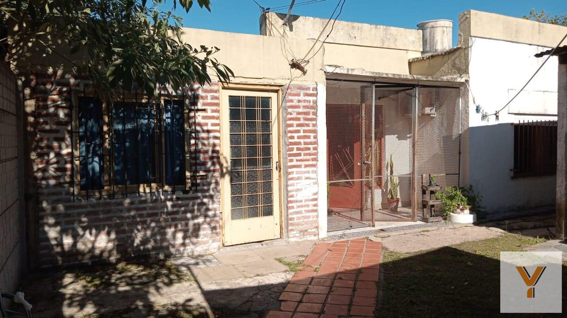 Casa en venta - 3 Dormitorios 2 Baños - Los Hornos