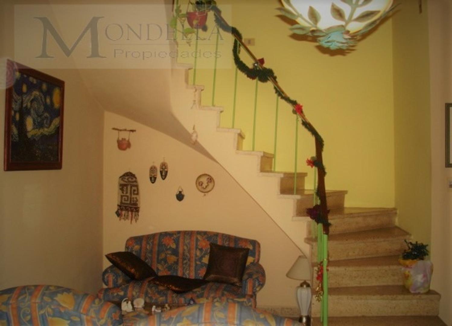 NVERSOR: CON RENTA ACTUAL. Casa en Moron, 4 ambientes fondit