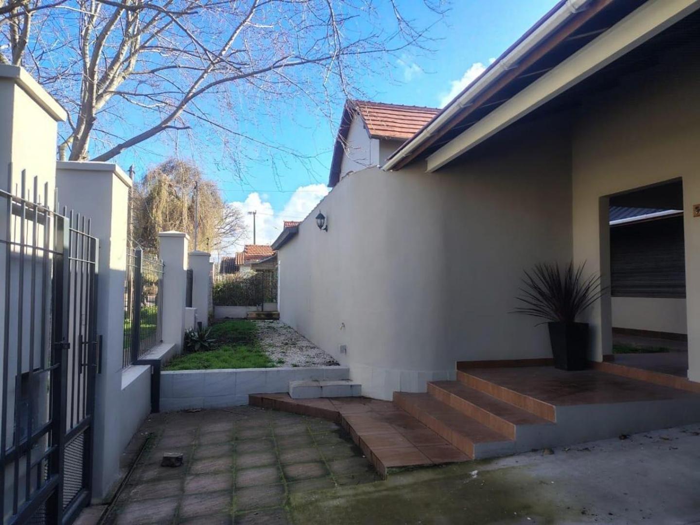 Casa 3 ambientes zona Mogotes