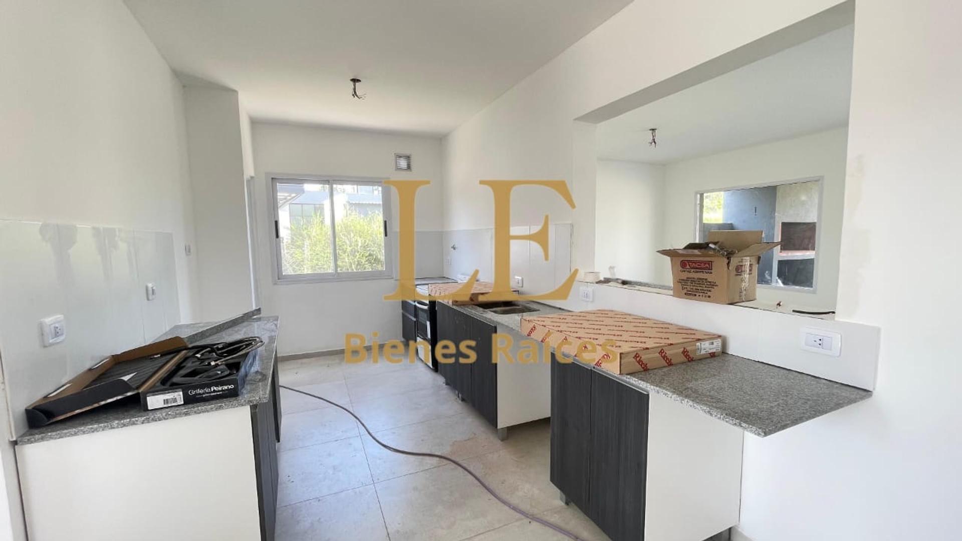 Casa en Venta con 5 cocheras