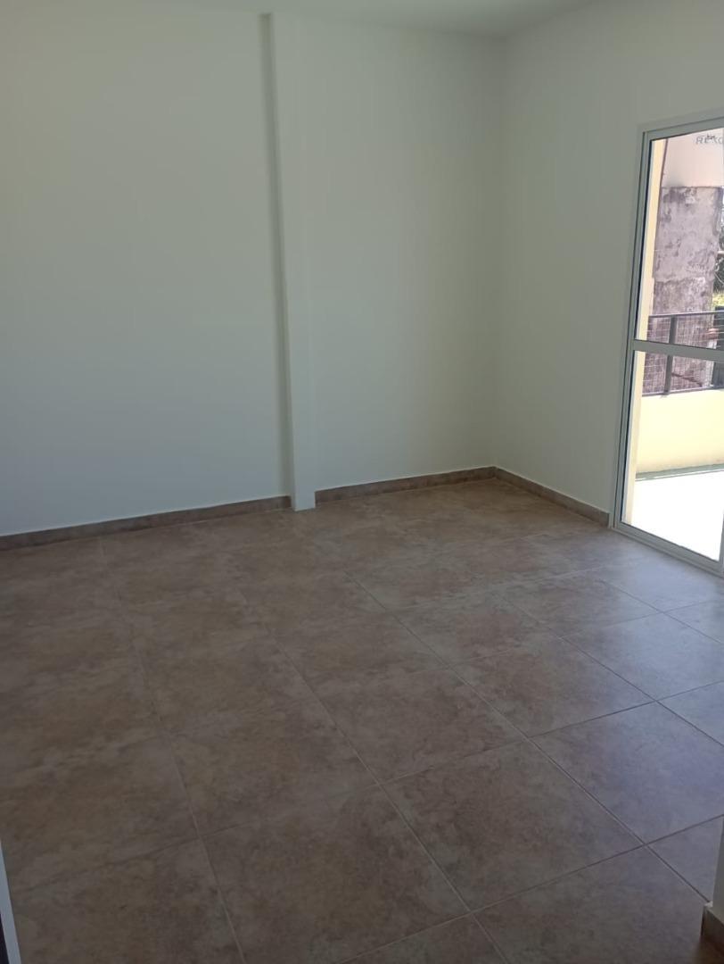 Departamento en Alquiler en Munro, $ 800.000