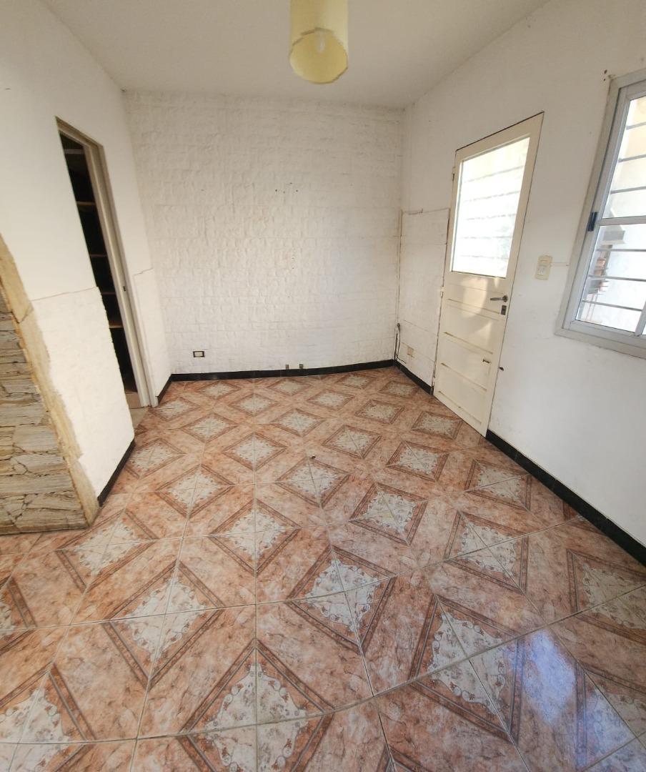 Depto Tipo Casa 2 ambientes con 1 baño