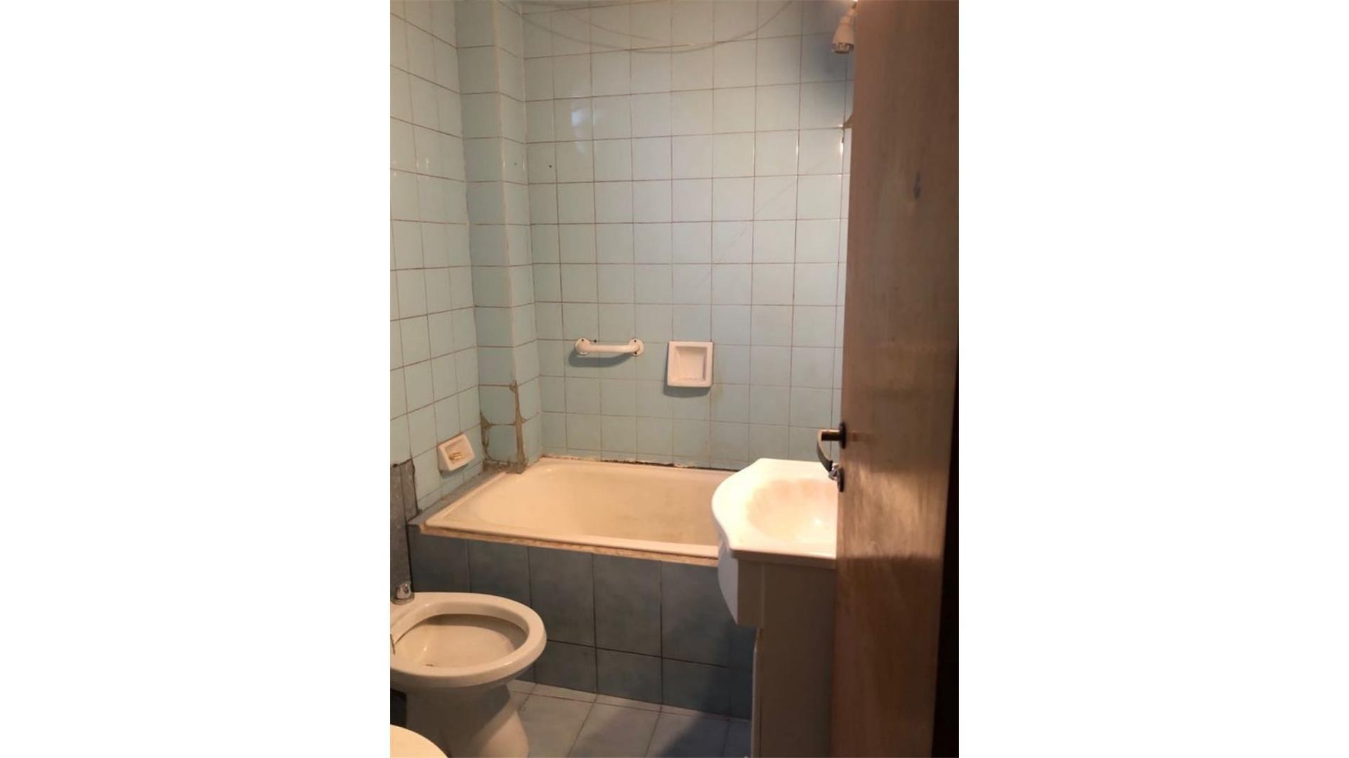 Casa 2 ambientes con 1 baño