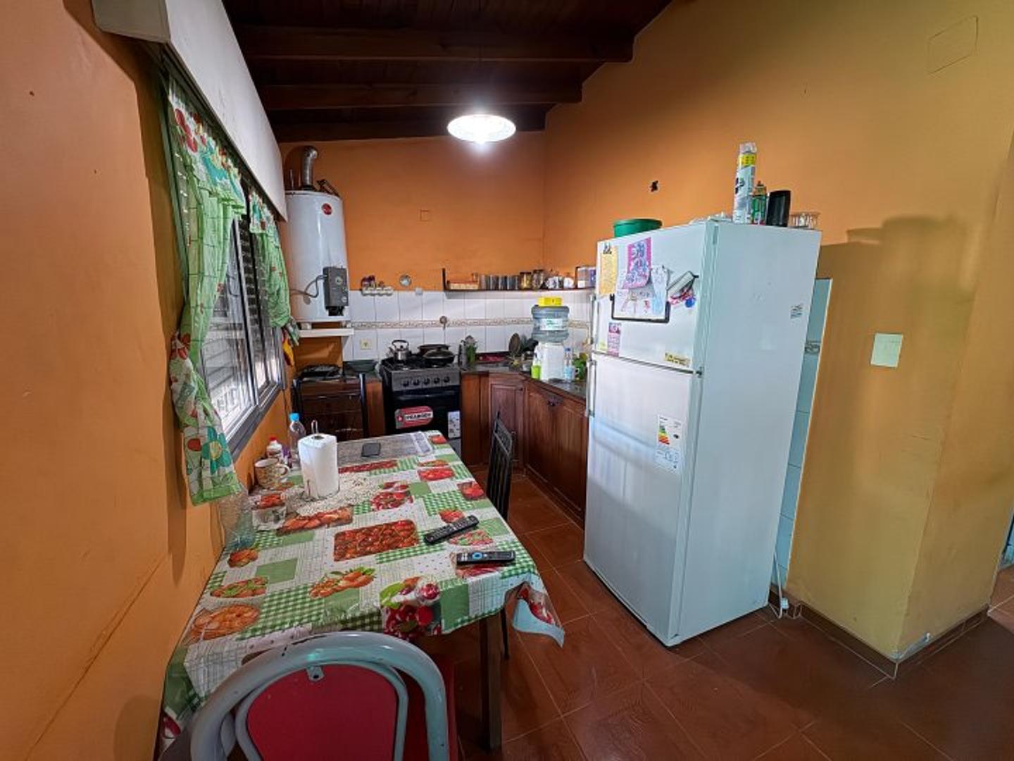 Casa 3 ambientes con 1 baño