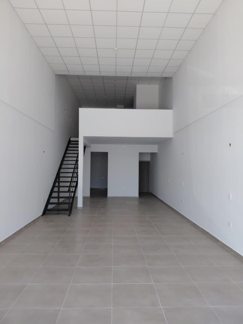 LOCAL APTO GASTRONOMICO COMERCIAL SOLARES MANANTIALES