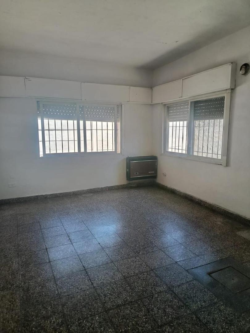 Depto Tipo Casa en Venta 50 años
