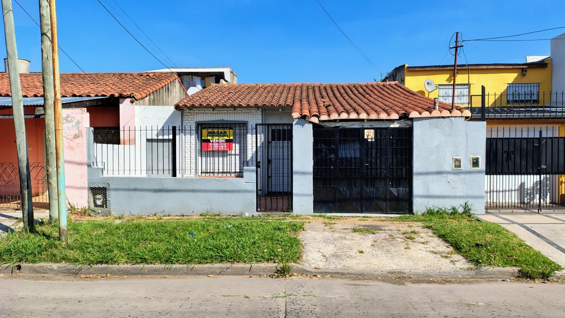 CHALET TEJAS COLONIALES 3 AMBTES EN BUENA ZONA