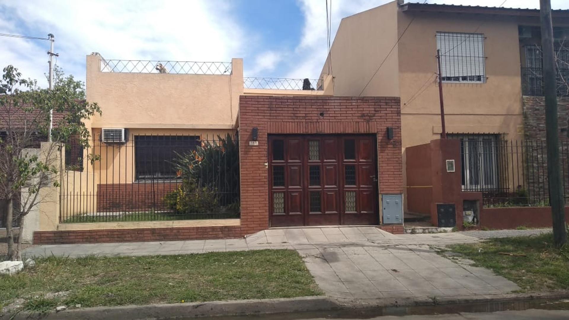 CASA  PH EN TEMPERLEY.