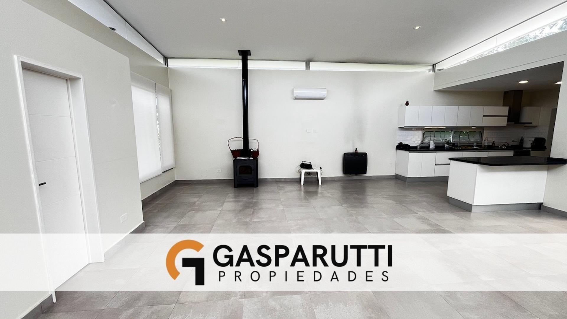 Casa 4 ambientes con 3 baños