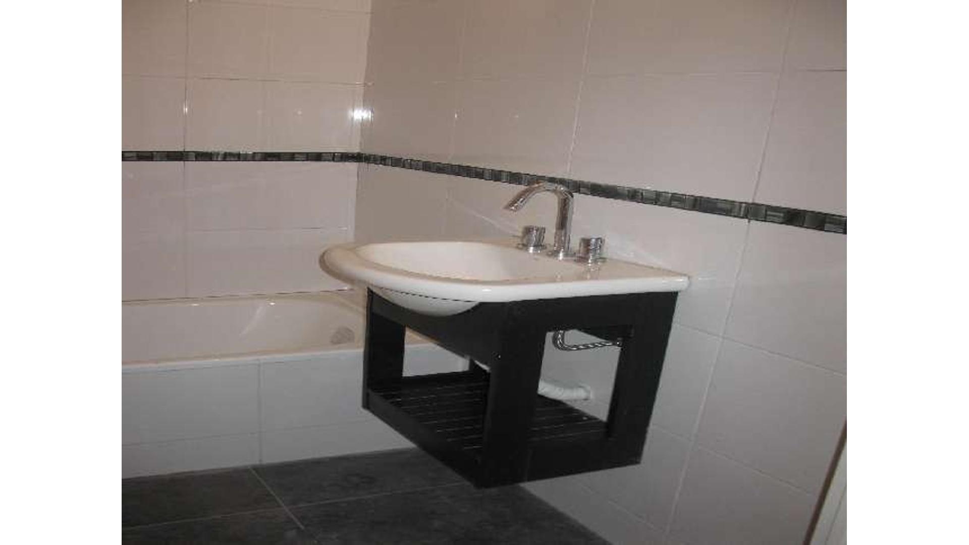 Excelente duplex de 3 amb.c/cochera y amplio fondo(RamosMejí