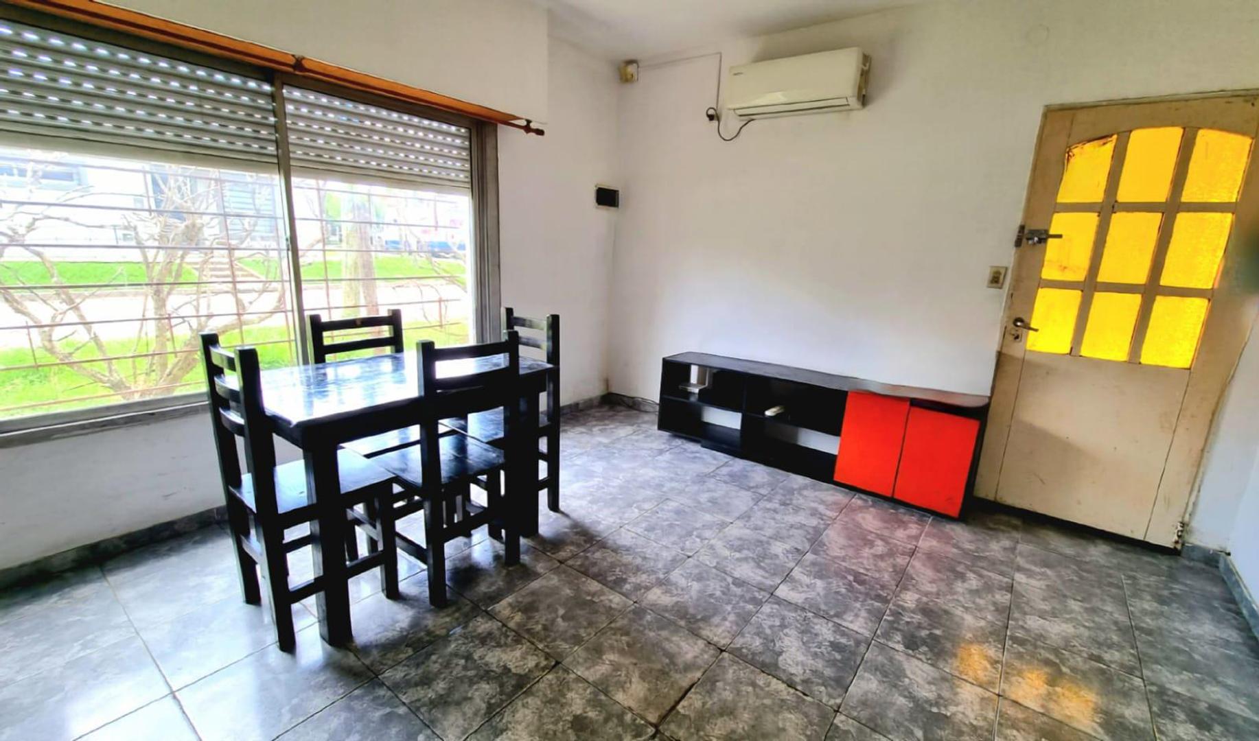 Casa 3 ambientes con 1 baño