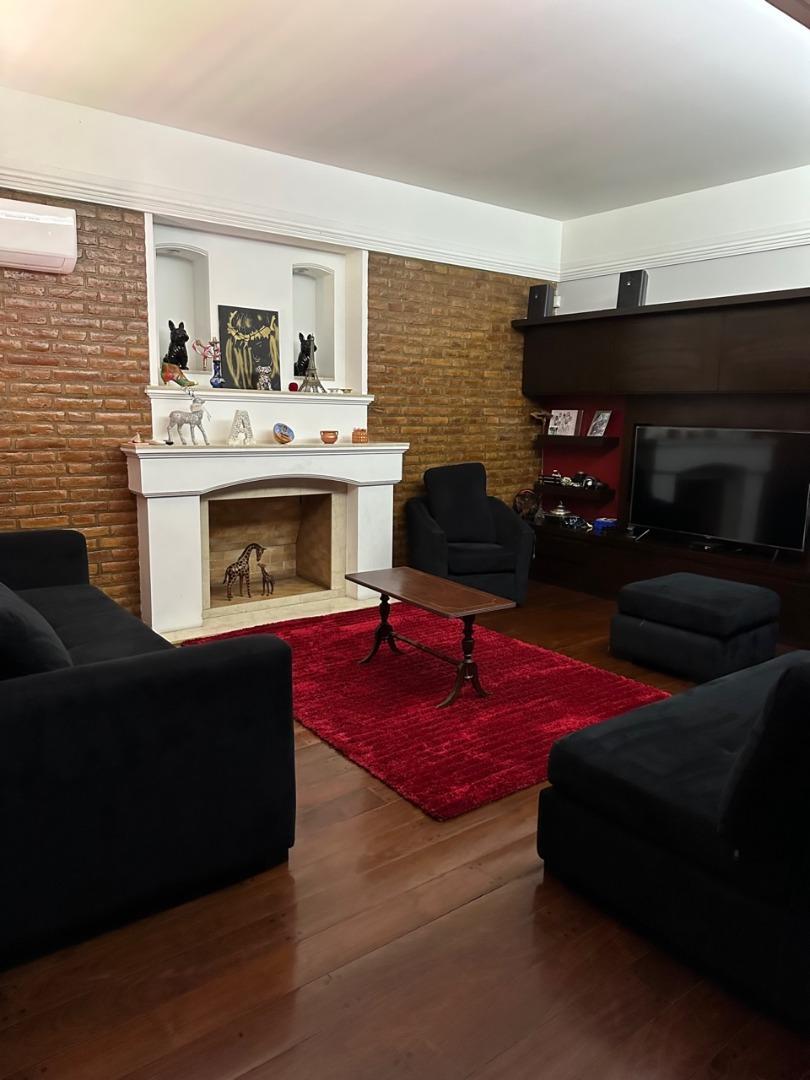 Casa 5 ambientes con 4 baños