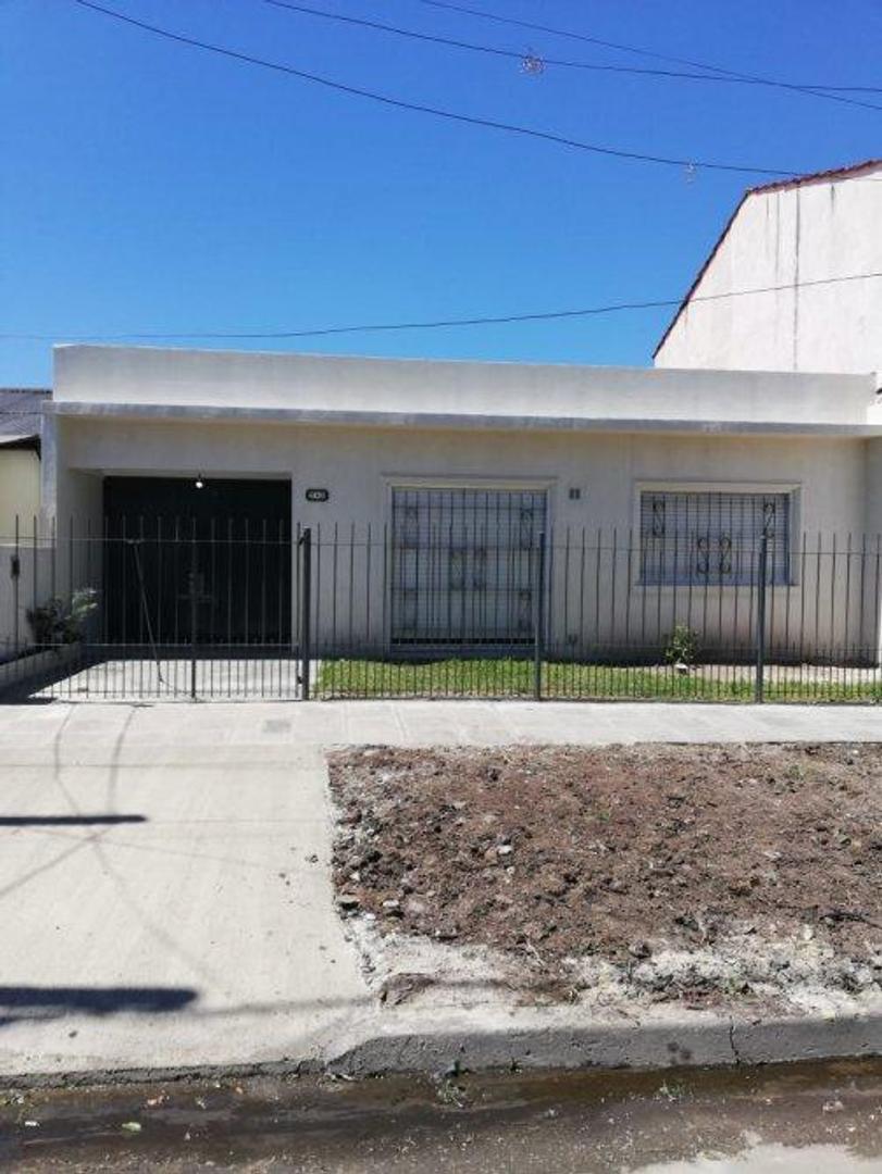 CASA 4 AMBIENTES- LLAVALLOL