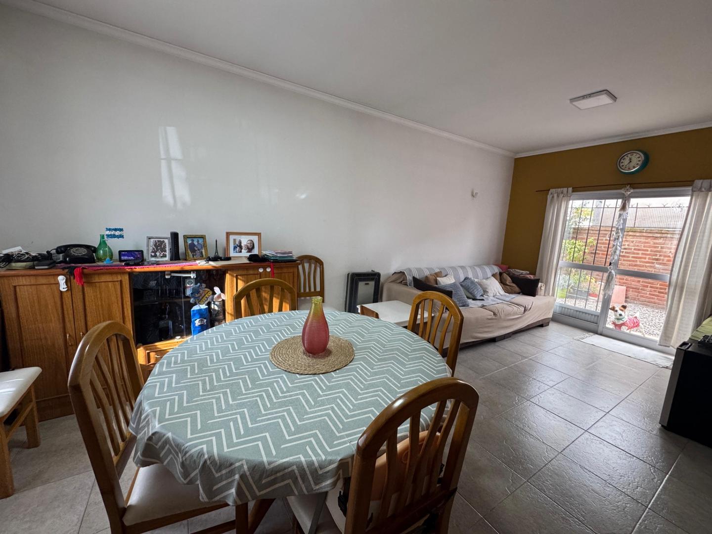 Casa 3 ambientes con 2 baños