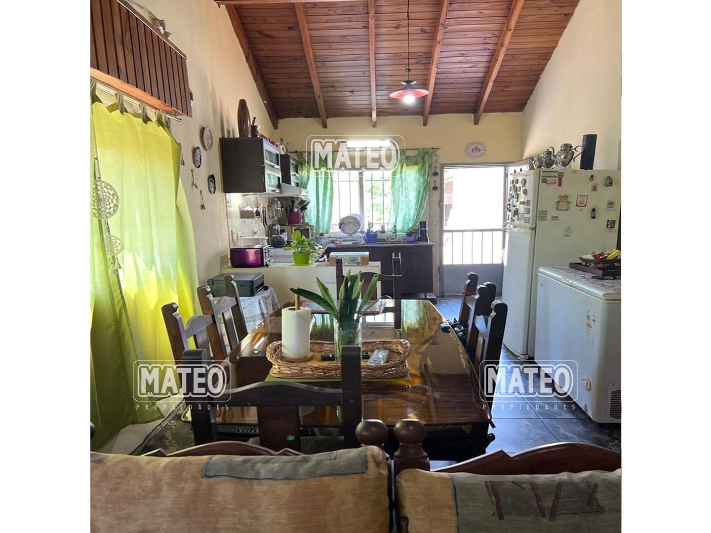 A 8 cuadras de la Estación de Paso del Rey, lado Norte.