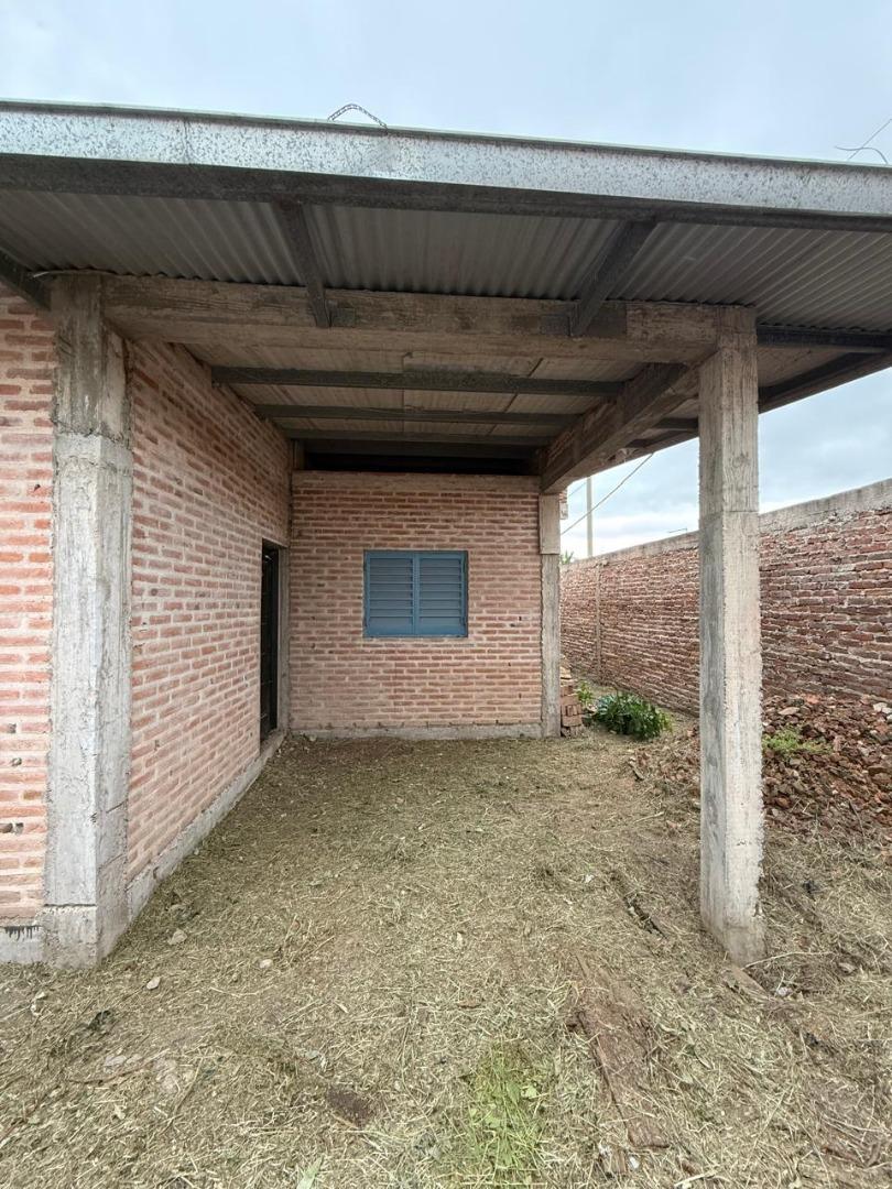 Casa 4 ambientes con 1 baño