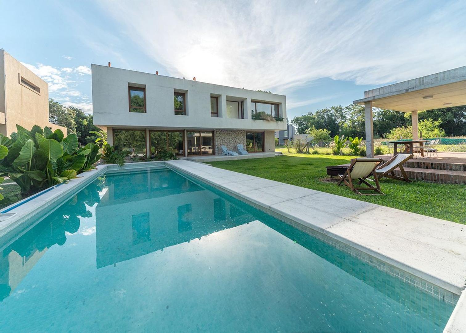 Casa 6 Amb Club Priv Loma Verde Escobar