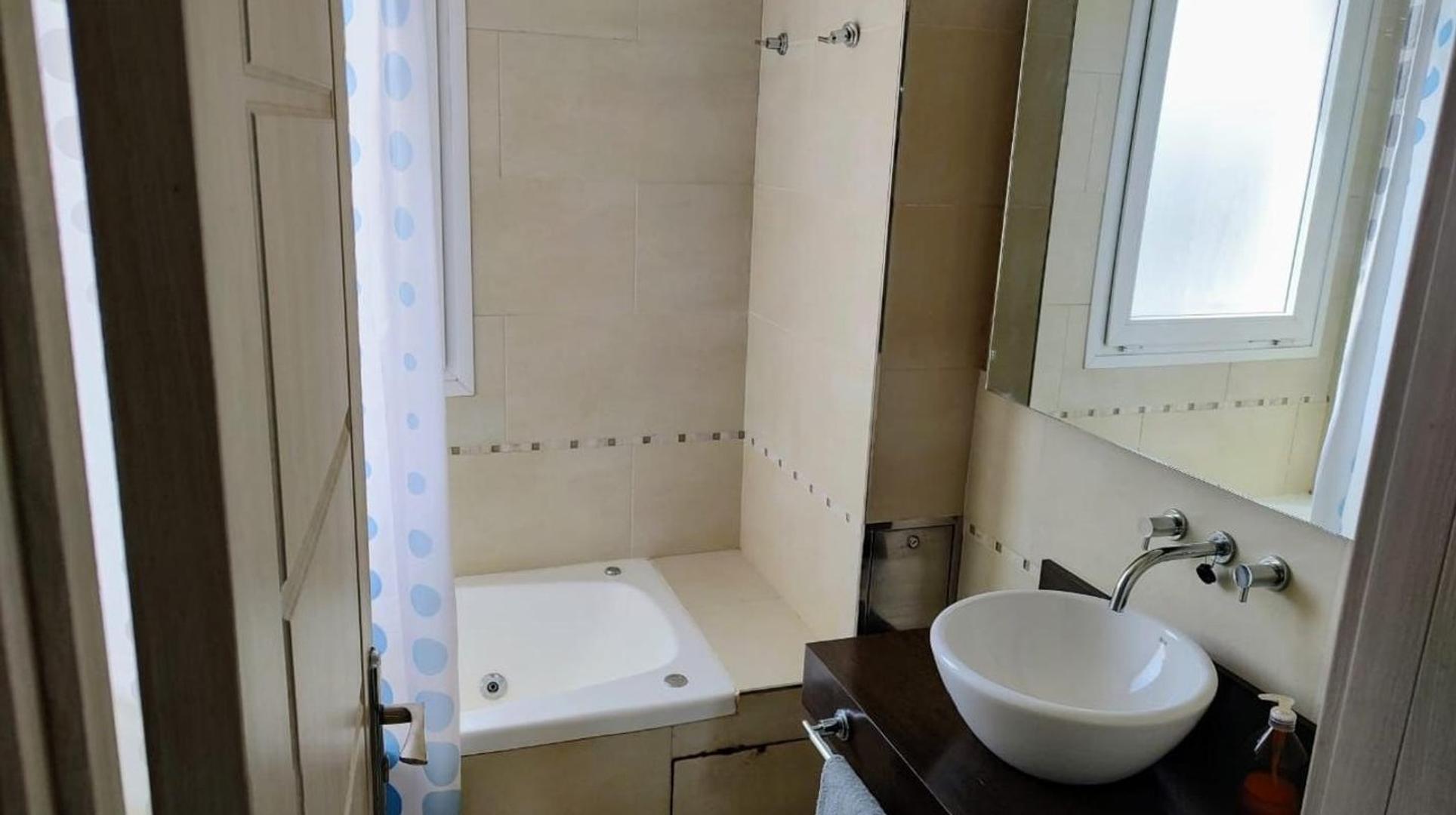 Departamento 4 ambientes con 2 baños