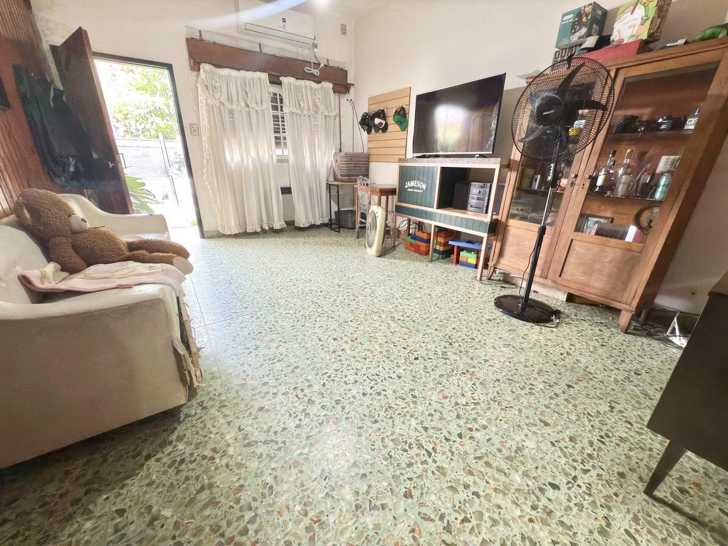 Casa en Venta en Castelar Sur, USD 90.000