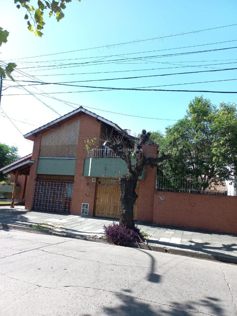 IMPORTANTE CASA 4  AMB CON GARAJE 