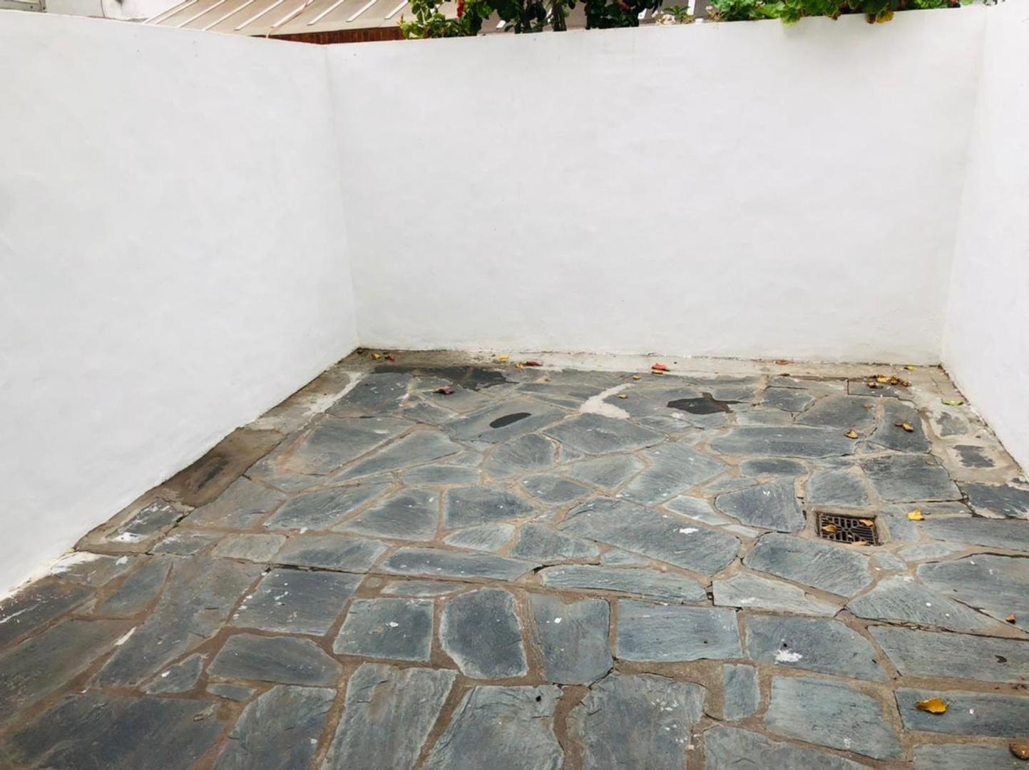 Casa en Alquiler con 1 cochera