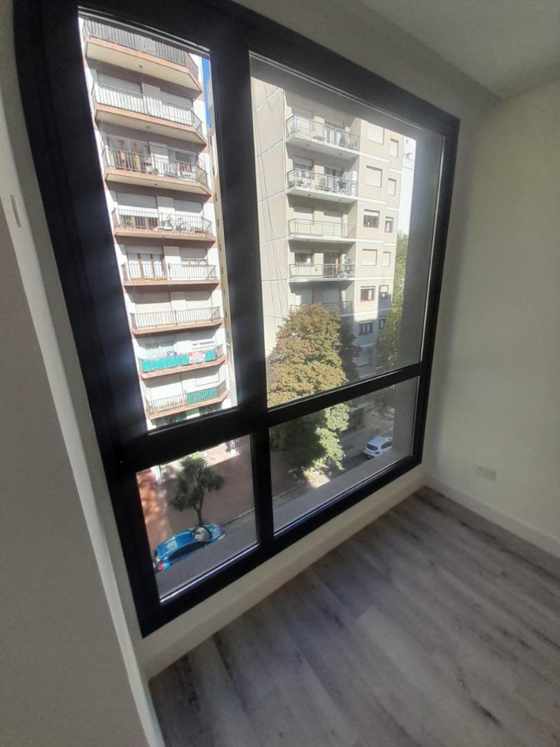 Corrientes 2400 , Piso 4