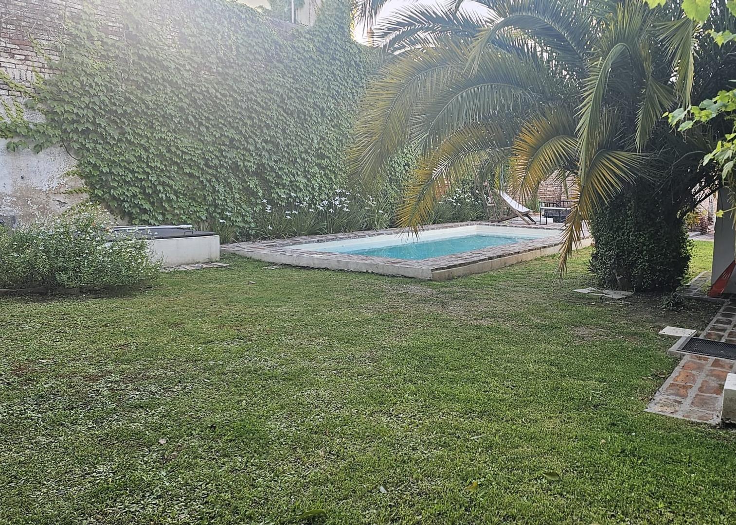 Casa en Alquiler Temporal con 1 cochera