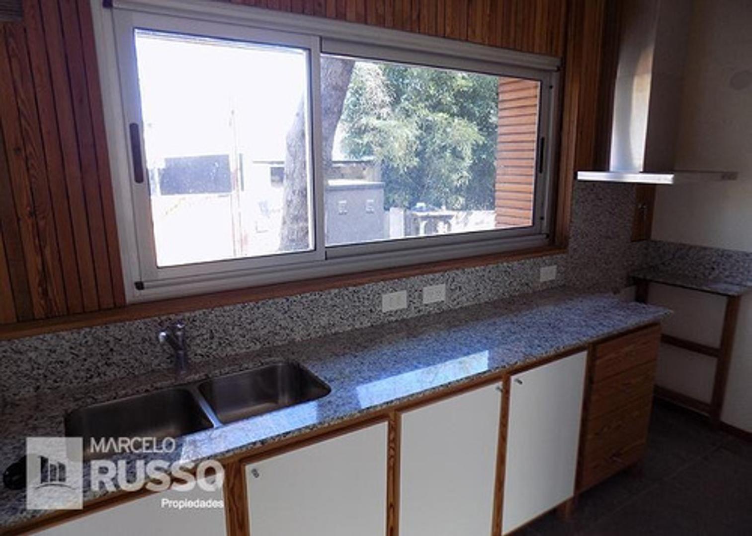 Depto Tipo Casa 3 ambientes con 3 baños