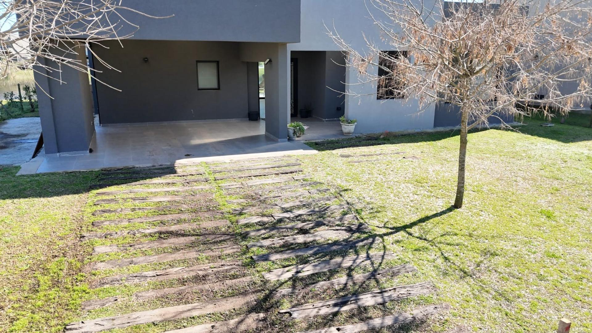 Casa en Alquiler en El Naudir, USD 1.150