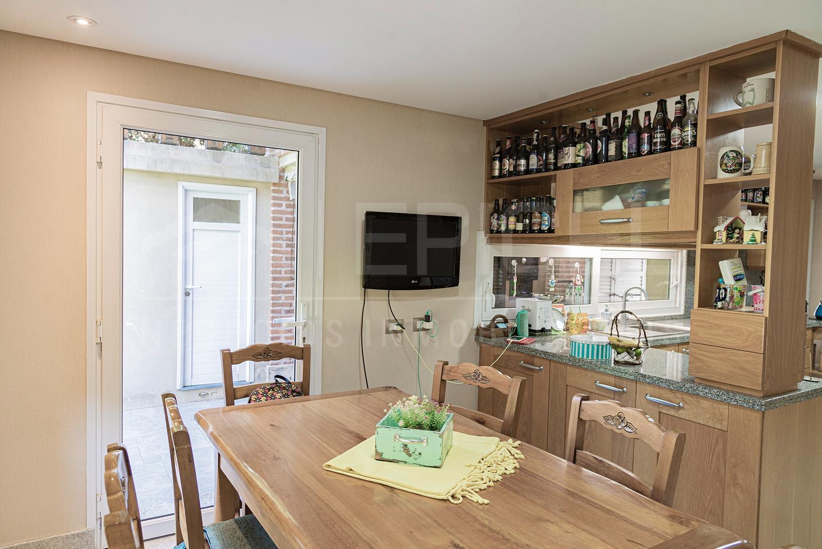 Excelente casa en alquiler- St. Thomas Sur-Canning