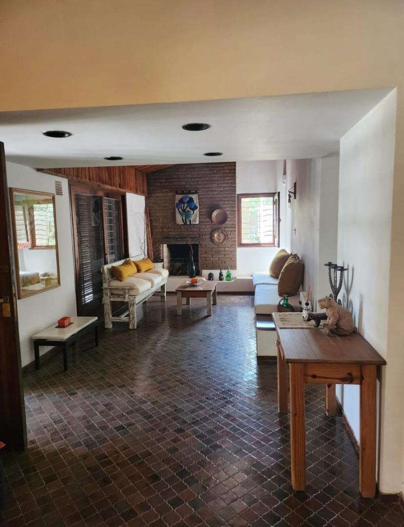 EXCELENTE TERRENO Y CASA EN ROLDAN