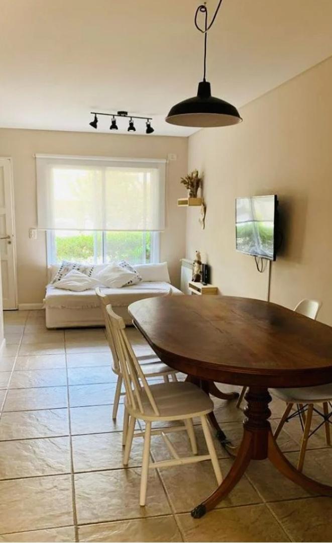 Duplex 3 Amb con Patio Cubierto, Jardin Trasero y Cochera