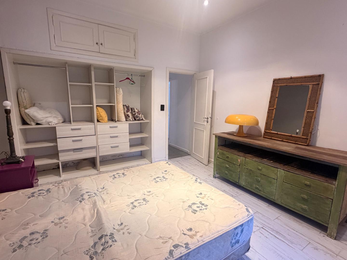 Casa en Alquiler con 1 cochera