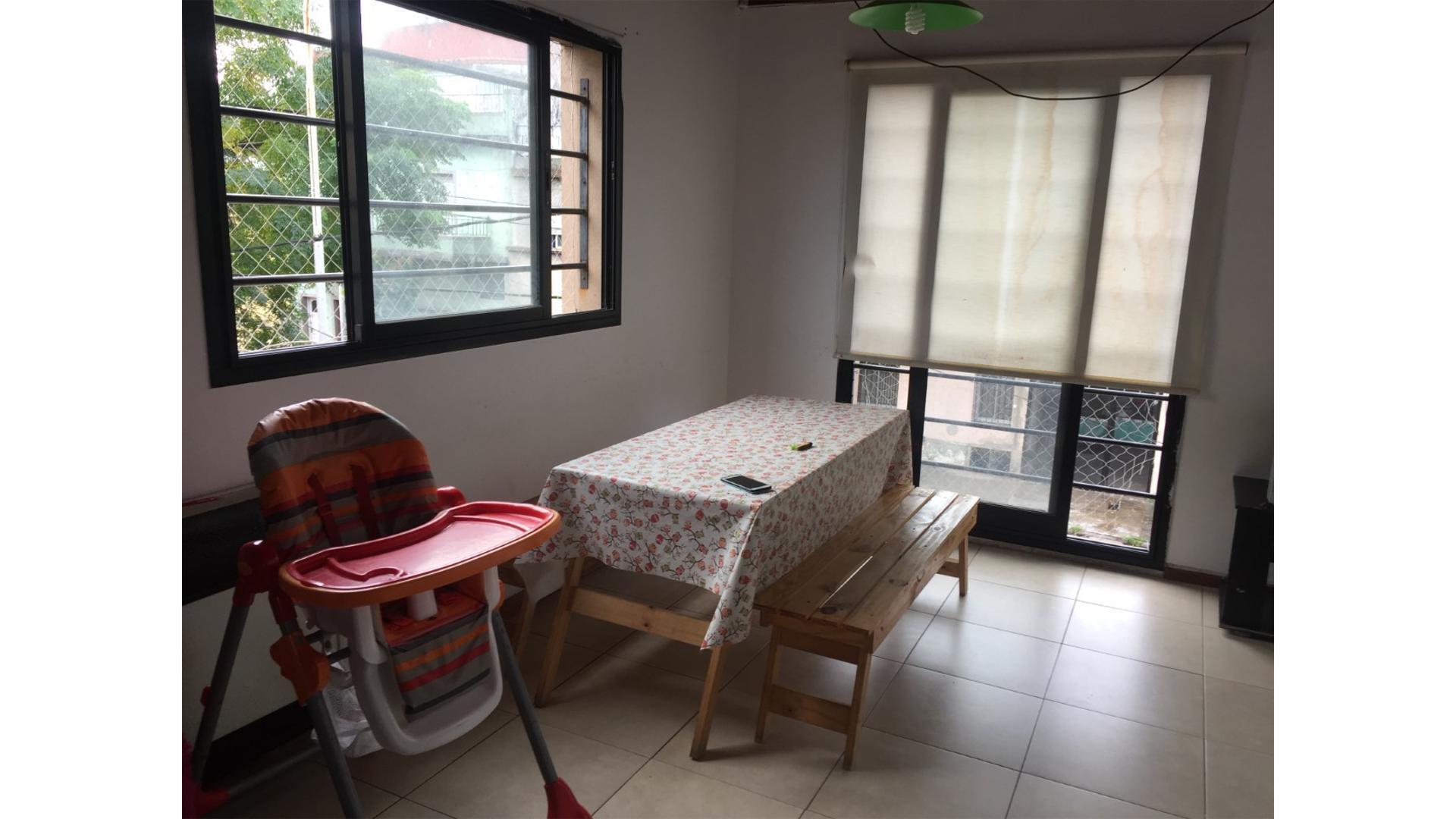 Laprida 328 , Piso 1