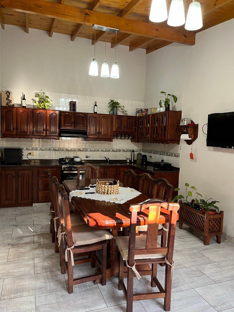 José mármol excelente propiedad en venta con local al fte