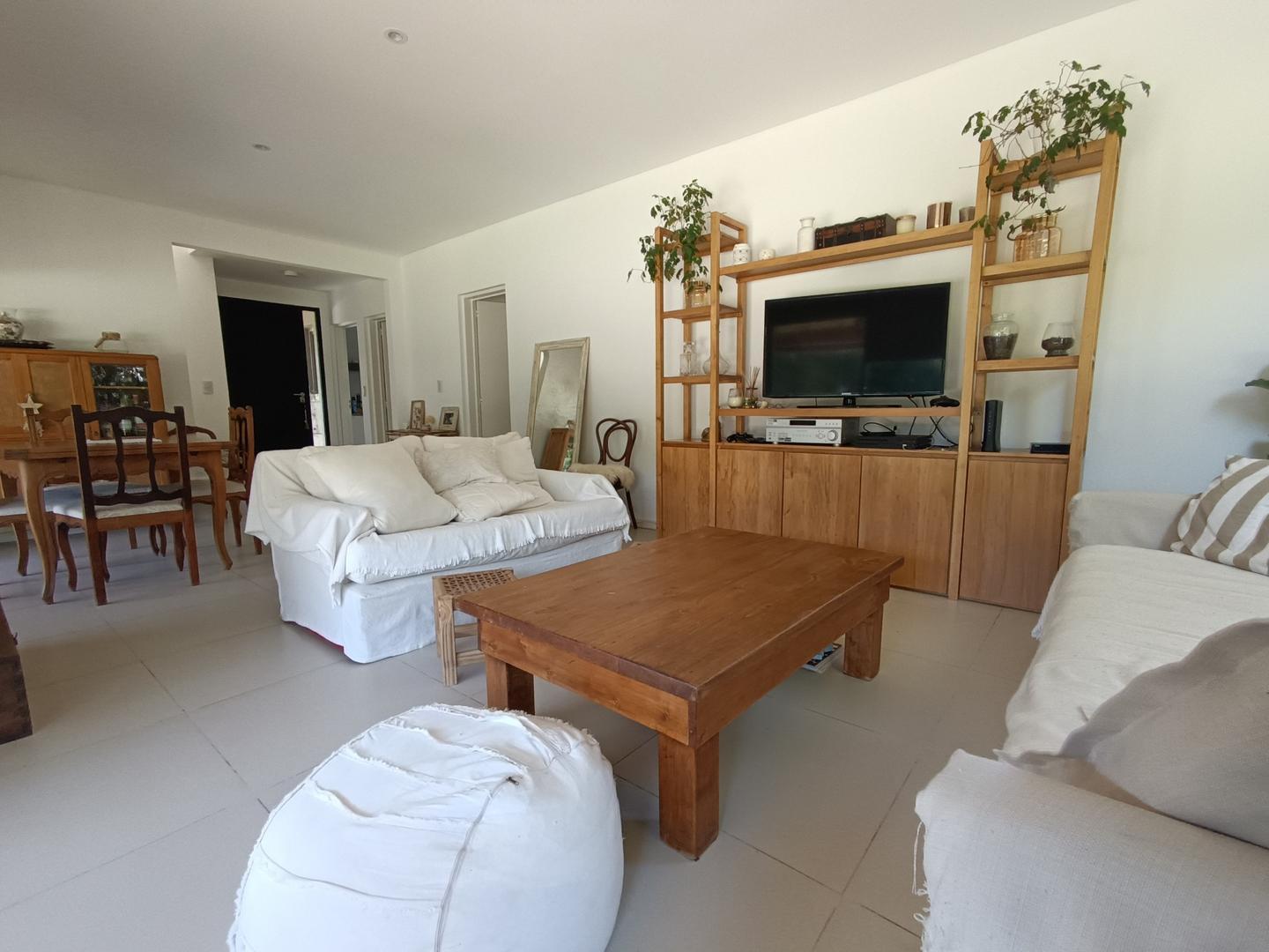 Casa 4 ambientes con 4 baños