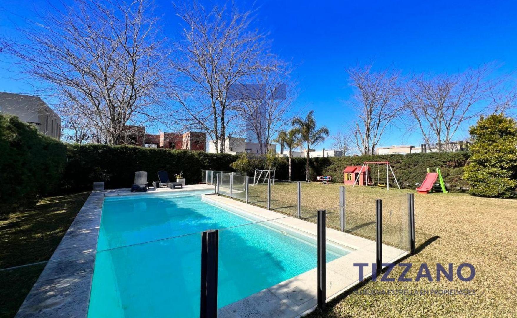 Casa en Alquiler con 5 cocheras