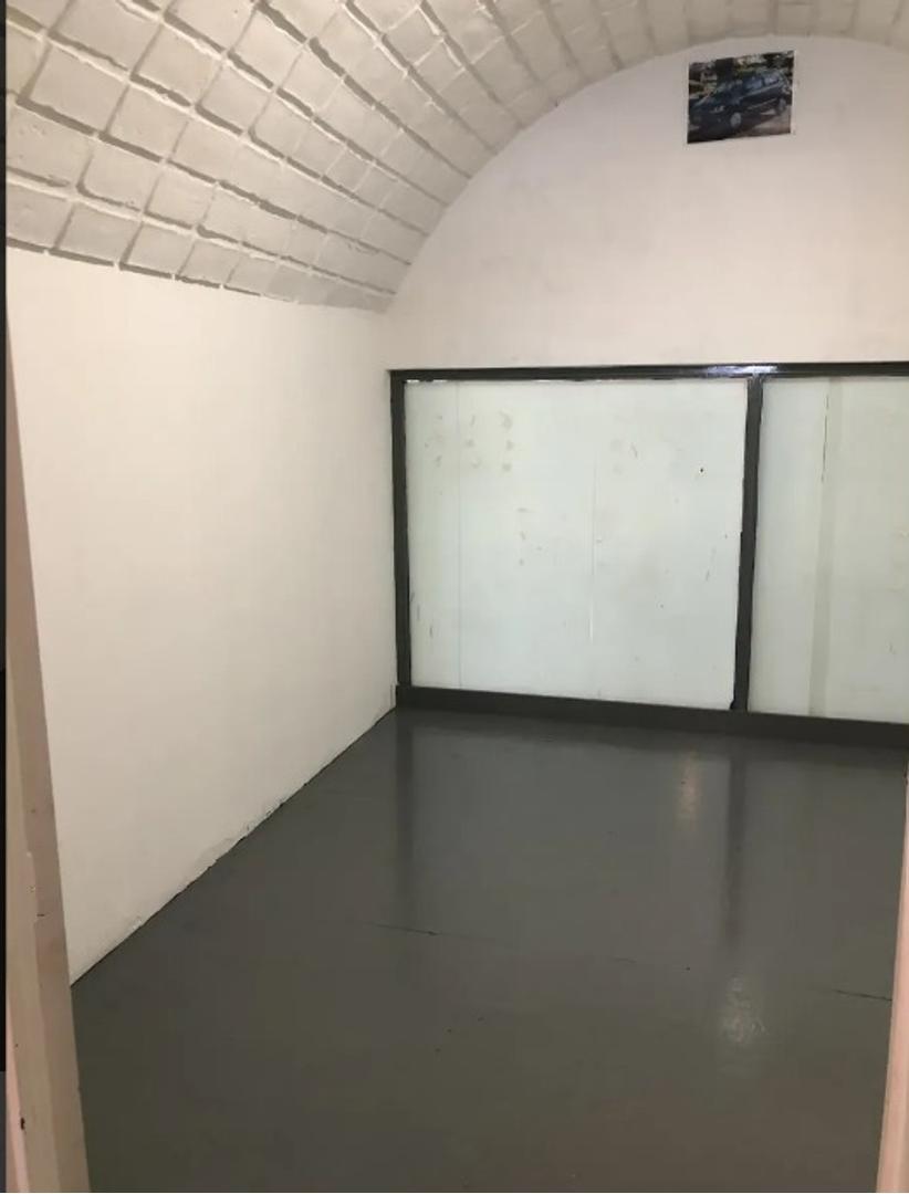 Oficina 5 ambientes con 1 baño